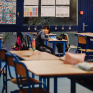 Un élève dans une salle de classe